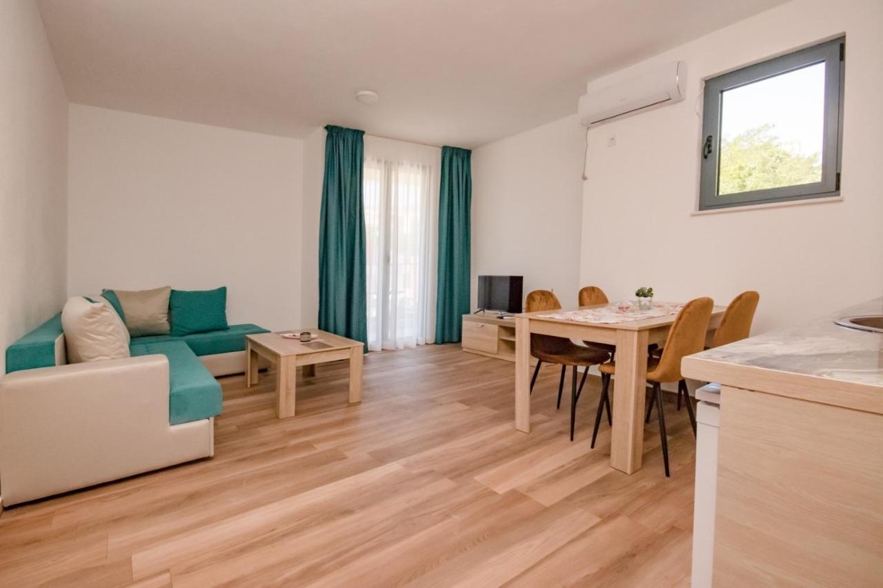 Ferienwohnung L'Odore Del Mare Sutomore Exterior foto